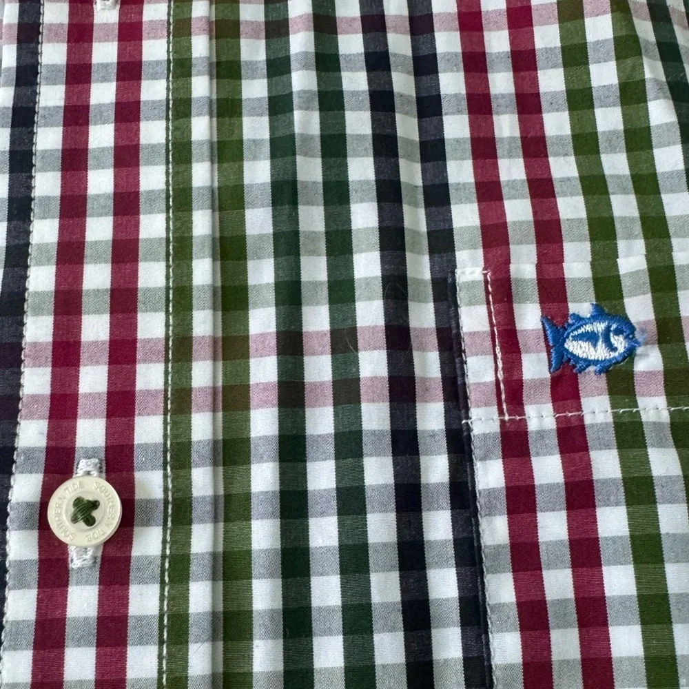 SOUTHERN TIDE classic fit button down shirt Size M